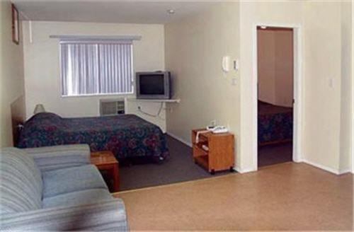 Fraser Bridge Inn And Rv Park Quesnel Habitación foto