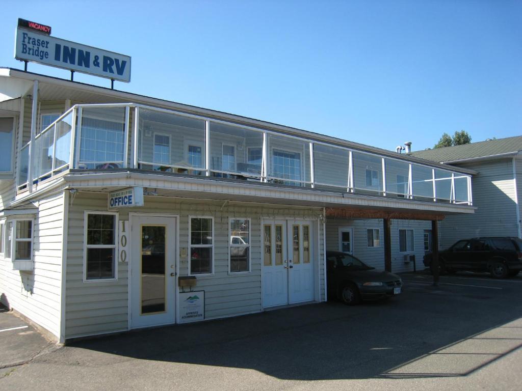 Fraser Bridge Inn And Rv Park Quesnel Exterior foto